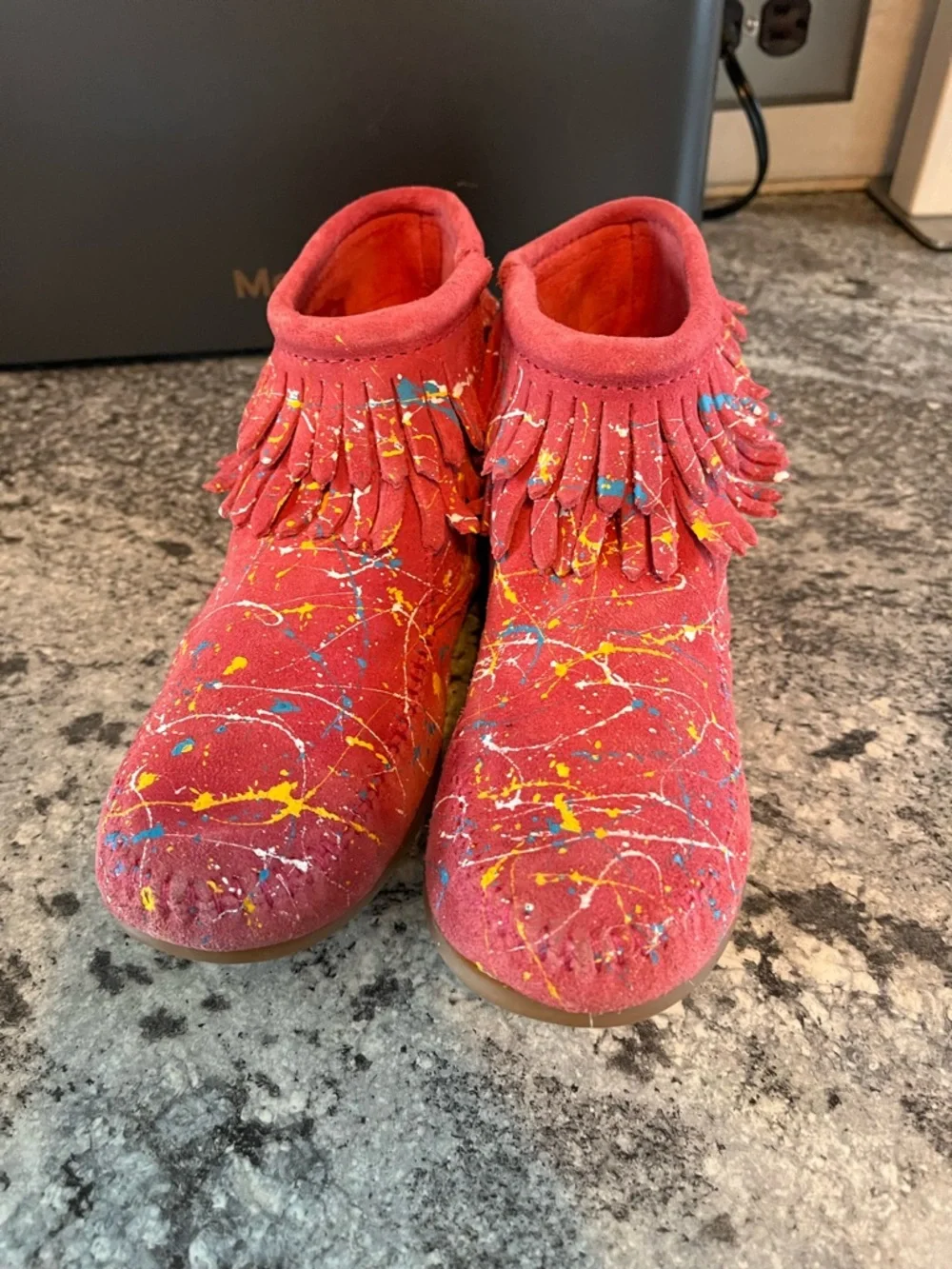 Minnetonka Girls Moccasin Fringe Pink SplashAnkle Leather Boots Side Zip Size 3